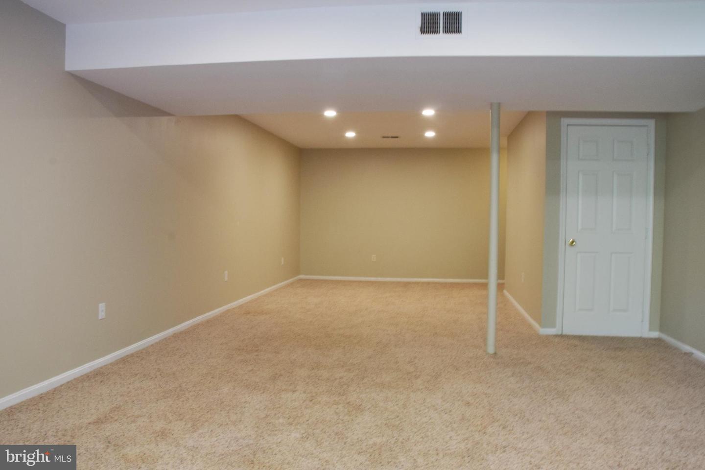 WOODBRIDGE, Virginia 22192, 5 Bedrooms Bedrooms, ,3 BathroomsBathrooms,Residential,For sale,VAPW2113120 MLS # VAPW2113120