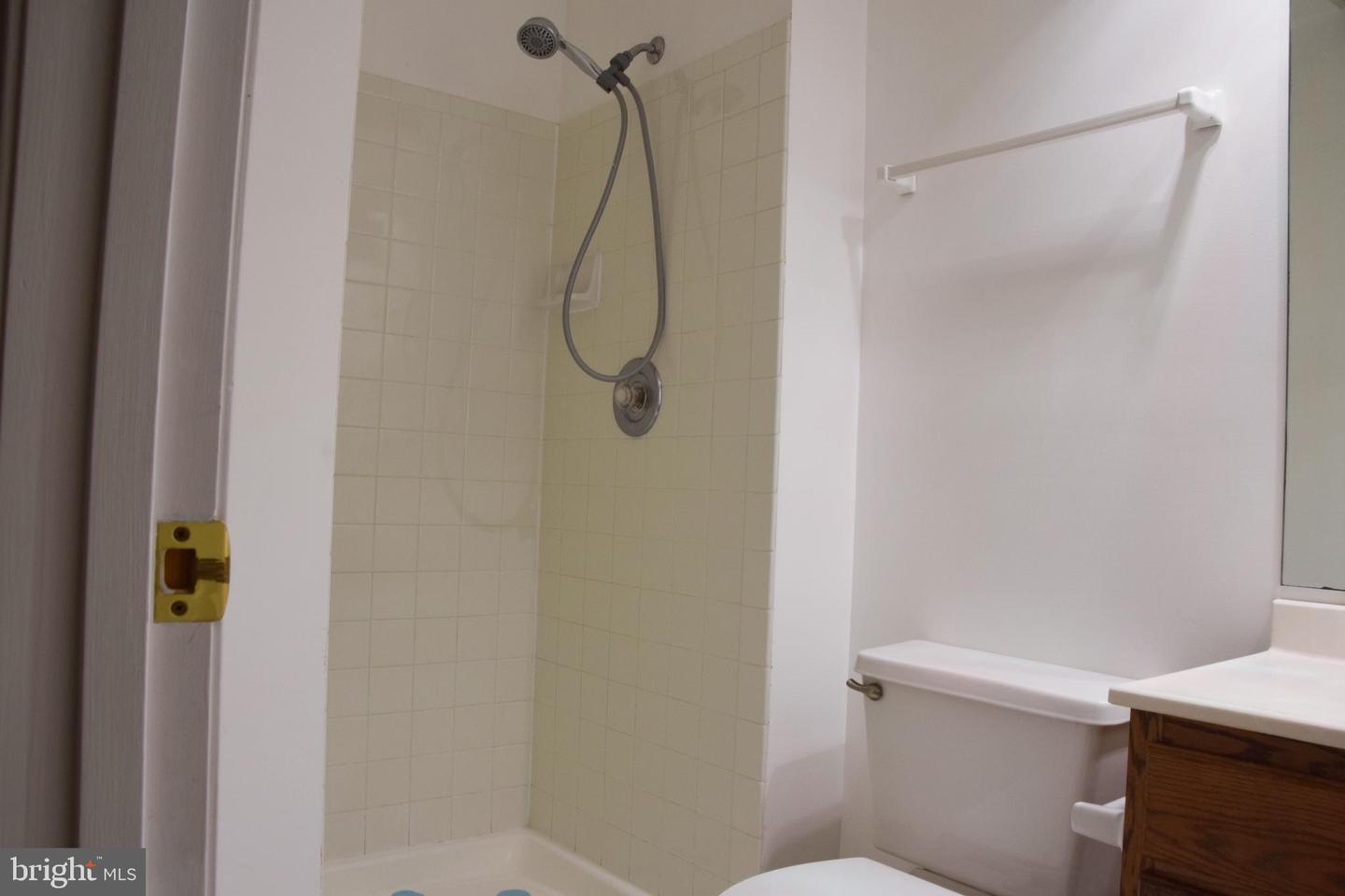 WOODBRIDGE, Virginia 22192, 5 Bedrooms Bedrooms, ,3 BathroomsBathrooms,Residential,For sale,VAPW2113120 MLS # VAPW2113120