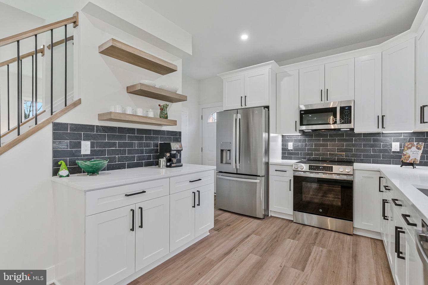 656 STUART CT, HERNDON, Virginia 20170, 5 Bedrooms Bedrooms, ,3 BathroomsBathrooms,Residential,For sale,656 STUART CT,VAFX2292474 MLS # VAFX2292474