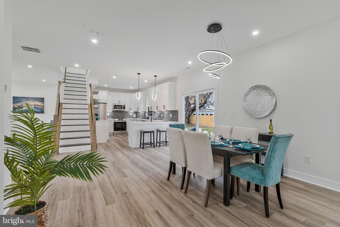 656 STUART CT, HERNDON, Virginia 20170, 5 Bedrooms Bedrooms, ,3 BathroomsBathrooms,Residential,For sale,656 STUART CT,VAFX2292474 MLS # VAFX2292474