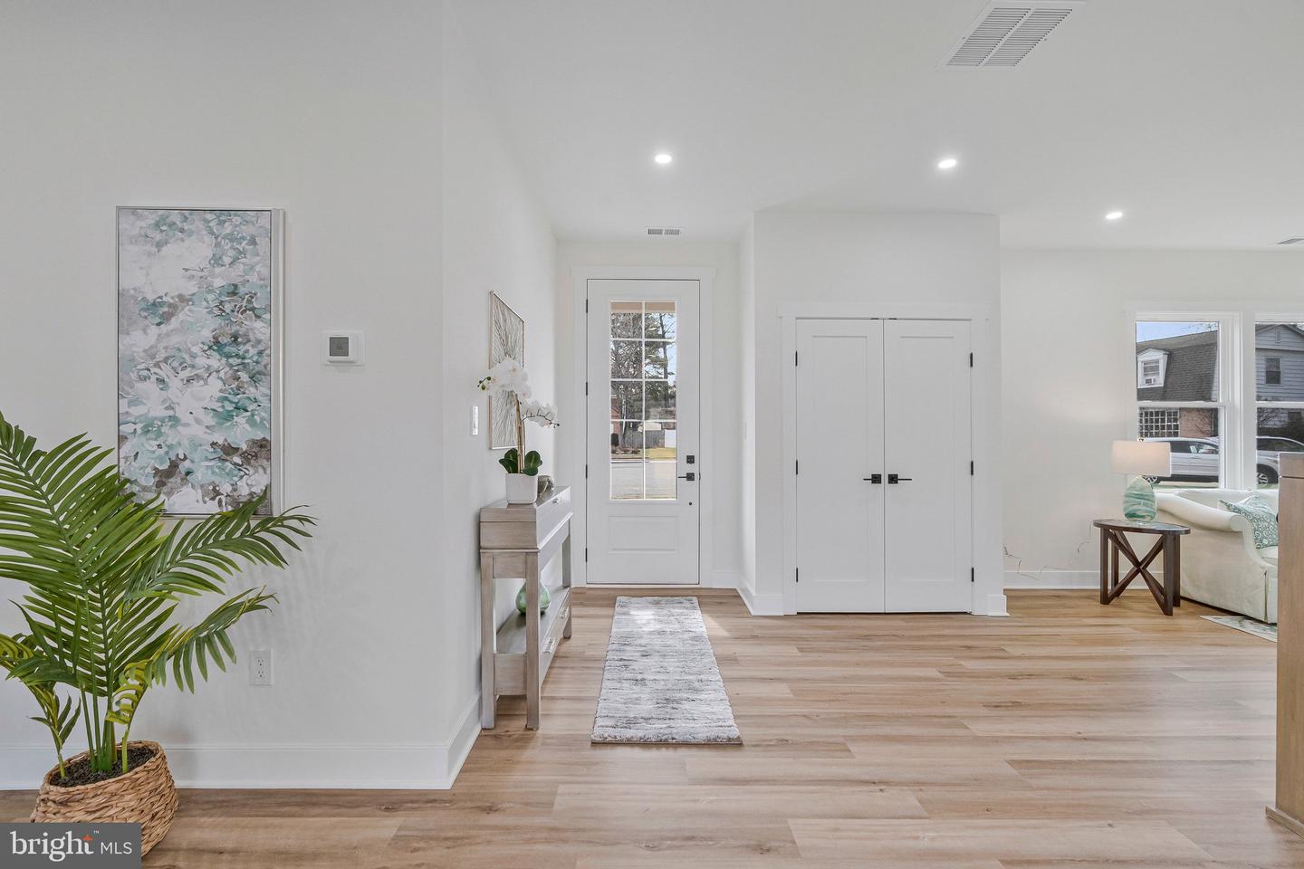 656 STUART CT, HERNDON, Virginia 20170, 5 Bedrooms Bedrooms, ,3 BathroomsBathrooms,Residential,For sale,656 STUART CT,VAFX2292474 MLS # VAFX2292474