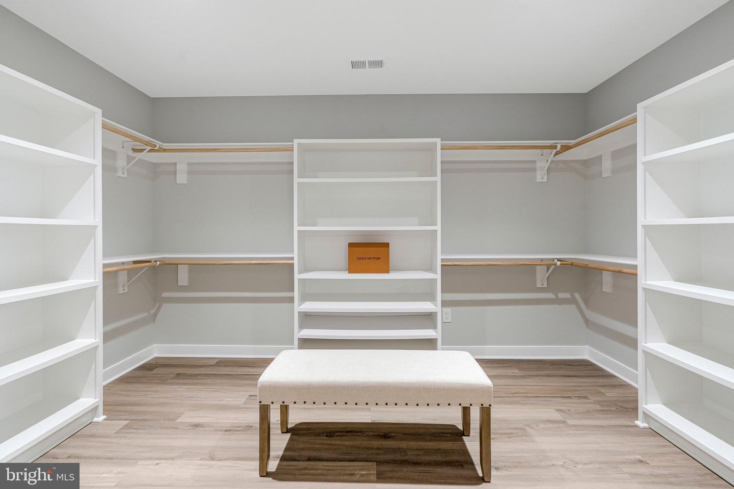 656 STUART CT, HERNDON, Virginia 20170, 5 Bedrooms Bedrooms, ,3 BathroomsBathrooms,Residential,For sale,656 STUART CT,VAFX2292474 MLS # VAFX2292474