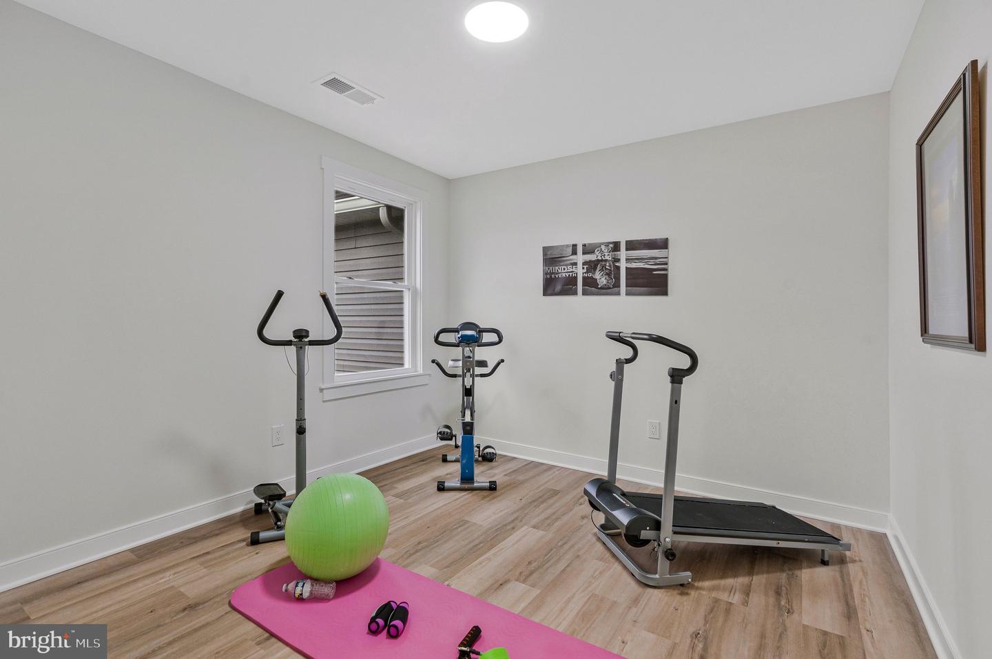 656 STUART CT, HERNDON, Virginia 20170, 5 Bedrooms Bedrooms, ,3 BathroomsBathrooms,Residential,For sale,656 STUART CT,VAFX2292474 MLS # VAFX2292474