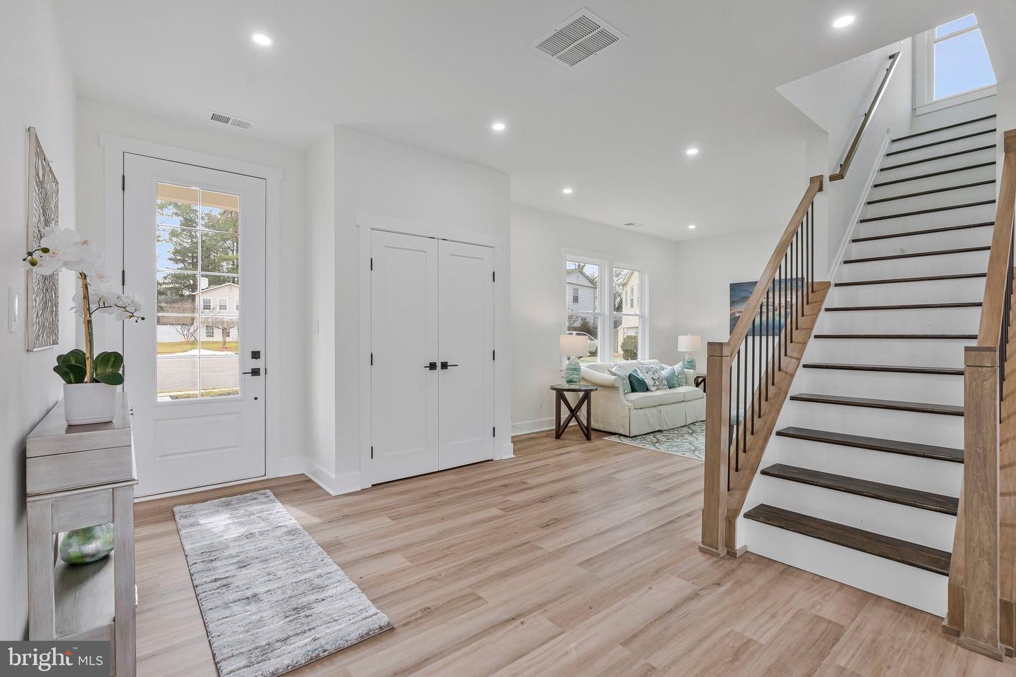 656 STUART CT, HERNDON, Virginia 20170, 5 Bedrooms Bedrooms, ,3 BathroomsBathrooms,Residential,For sale,656 STUART CT,VAFX2292474 MLS # VAFX2292474