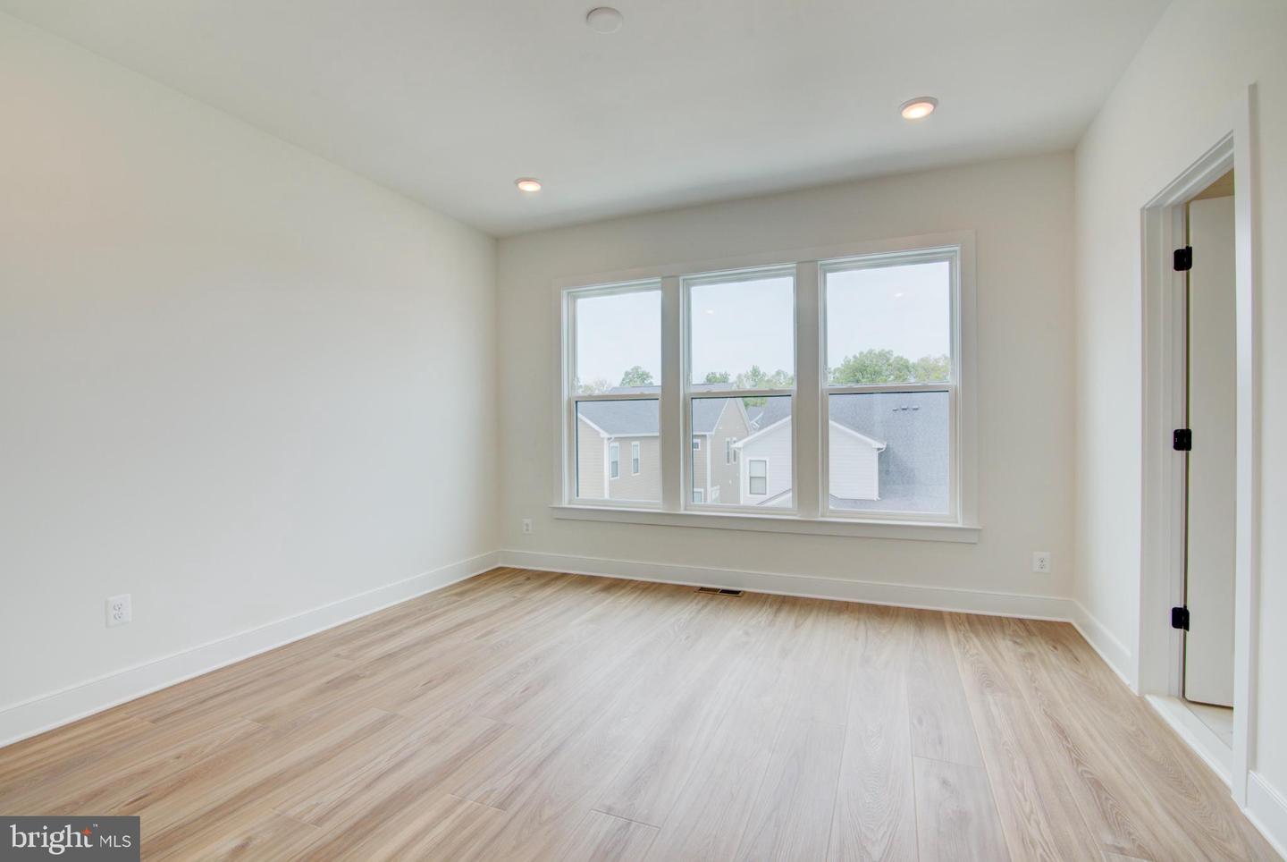 42609 HOUDINI REST TER, LEESBURG, Virginia 20176, 4 Bedrooms Bedrooms, ,4 BathroomsBathrooms,Residential,For sale,42609 HOUDINI REST TER,VALO2116578 MLS # VALO2116578