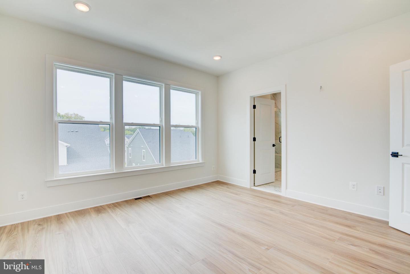 42609 HOUDINI REST TER, LEESBURG, Virginia 20176, 4 Bedrooms Bedrooms, ,4 BathroomsBathrooms,Residential,For sale,42609 HOUDINI REST TER,VALO2116578 MLS # VALO2116578