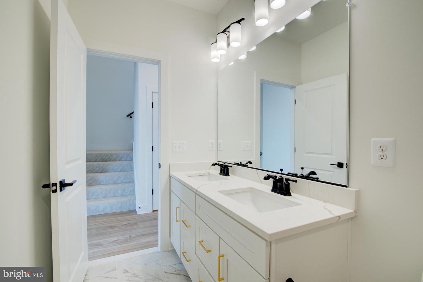 42609 HOUDINI REST TER, LEESBURG, Virginia 20176, 4 Bedrooms Bedrooms, ,4 BathroomsBathrooms,Residential,For sale,42609 HOUDINI REST TER,VALO2116578 MLS # VALO2116578