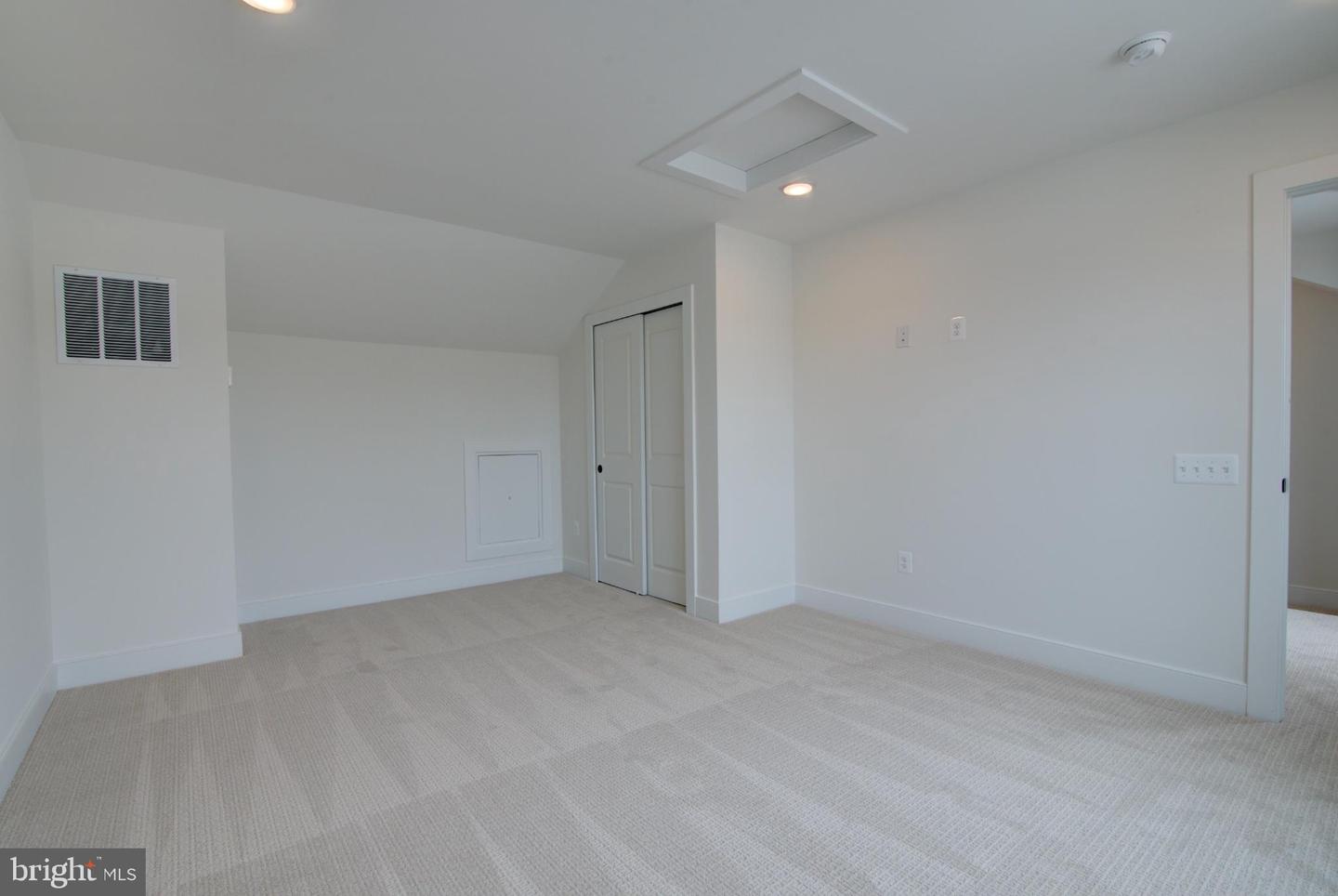 42609 HOUDINI REST TER, LEESBURG, Virginia 20176, 4 Bedrooms Bedrooms, ,4 BathroomsBathrooms,Residential,For sale,42609 HOUDINI REST TER,VALO2116578 MLS # VALO2116578