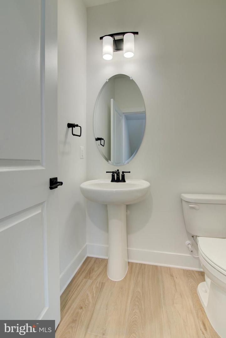 42609 HOUDINI REST TER, LEESBURG, Virginia 20176, 4 Bedrooms Bedrooms, ,4 BathroomsBathrooms,Residential,For sale,42609 HOUDINI REST TER,VALO2116578 MLS # VALO2116578