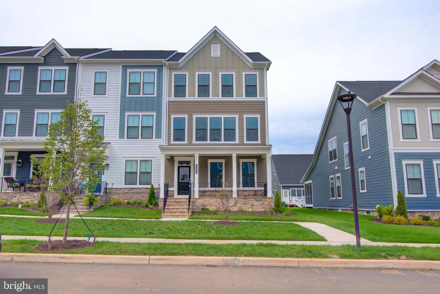 42609 HOUDINI REST TER, LEESBURG, Virginia 20176, 4 Bedrooms Bedrooms, ,4 BathroomsBathrooms,Residential,For sale,42609 HOUDINI REST TER,VALO2116578 MLS # VALO2116578