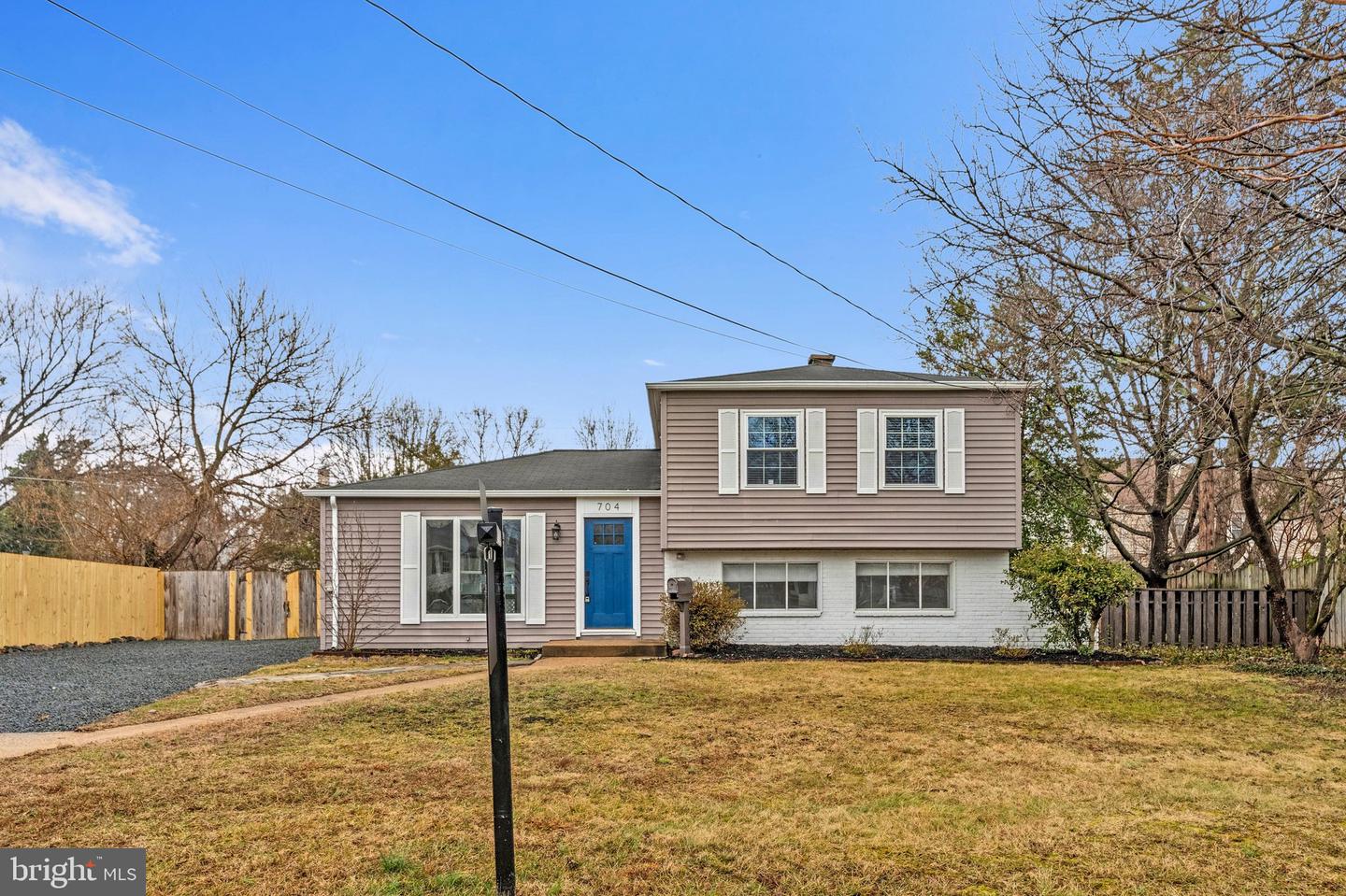 704 ALABAMA DR, HERNDON, Virginia 20170, 3 Bedrooms Bedrooms, ,2 BathroomsBathrooms,Residential,For sale,704 ALABAMA DR,VAFX2292514 MLS # VAFX2292514