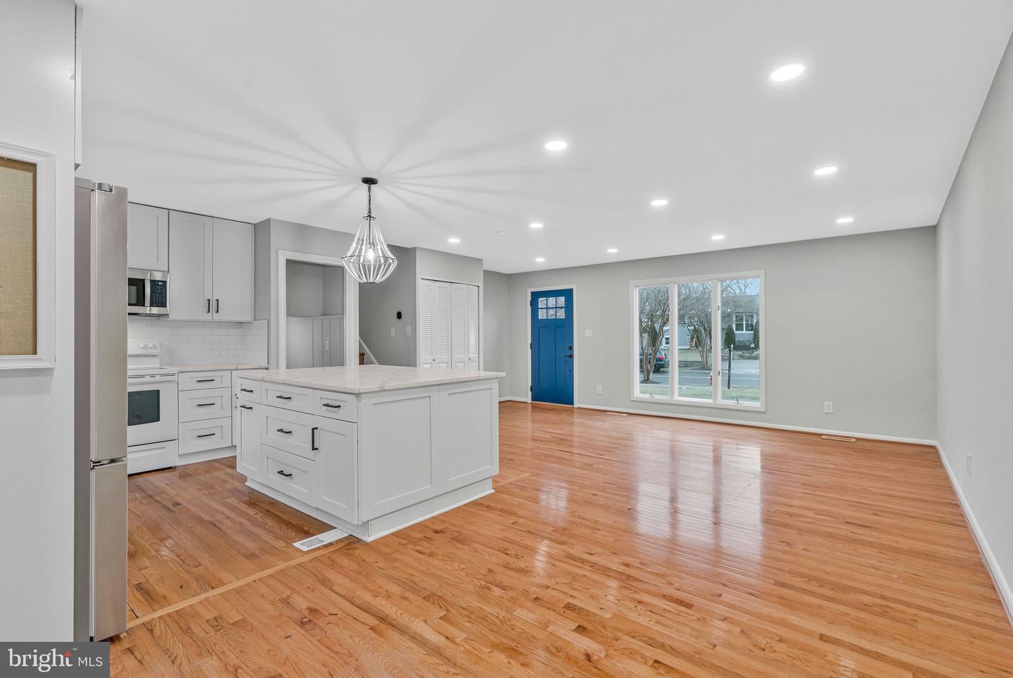 704 ALABAMA DR, HERNDON, Virginia 20170, 3 Bedrooms Bedrooms, ,2 BathroomsBathrooms,Residential,For sale,704 ALABAMA DR,VAFX2292514 MLS # VAFX2292514