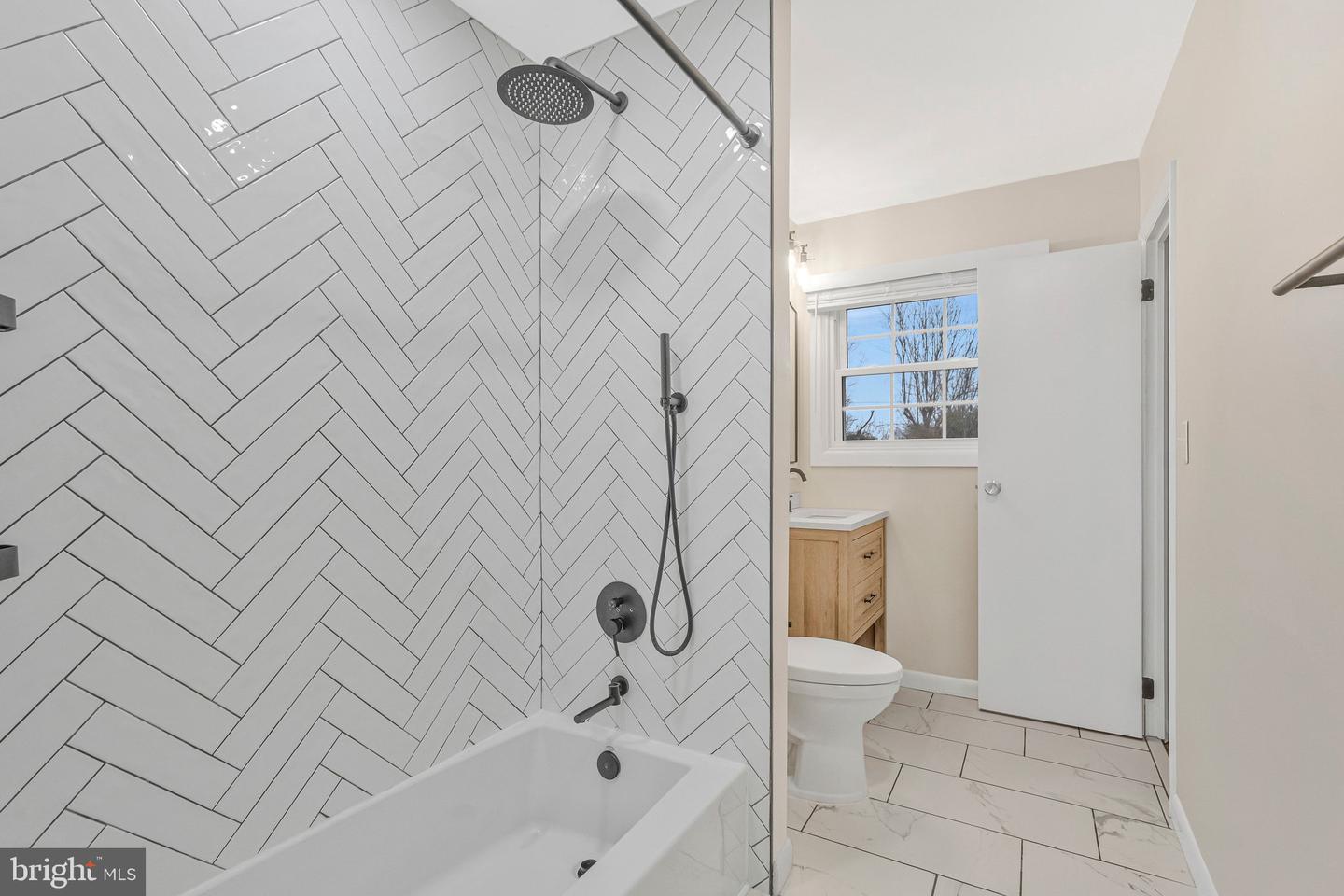 704 ALABAMA DR, HERNDON, Virginia 20170, 3 Bedrooms Bedrooms, ,2 BathroomsBathrooms,Residential,For sale,704 ALABAMA DR,VAFX2292514 MLS # VAFX2292514