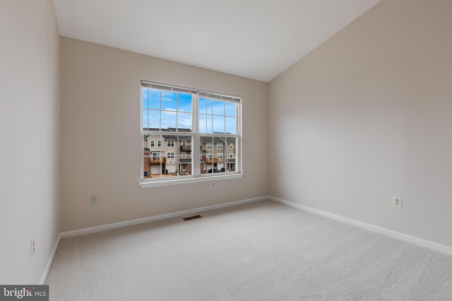 11252 STAGESTONE WAY, MANASSAS, Virginia 20109, 3 Bedrooms Bedrooms, ,2 BathroomsBathrooms,Residential,For sale,11252 STAGESTONE WAY,VAPW2113146 MLS # VAPW2113146