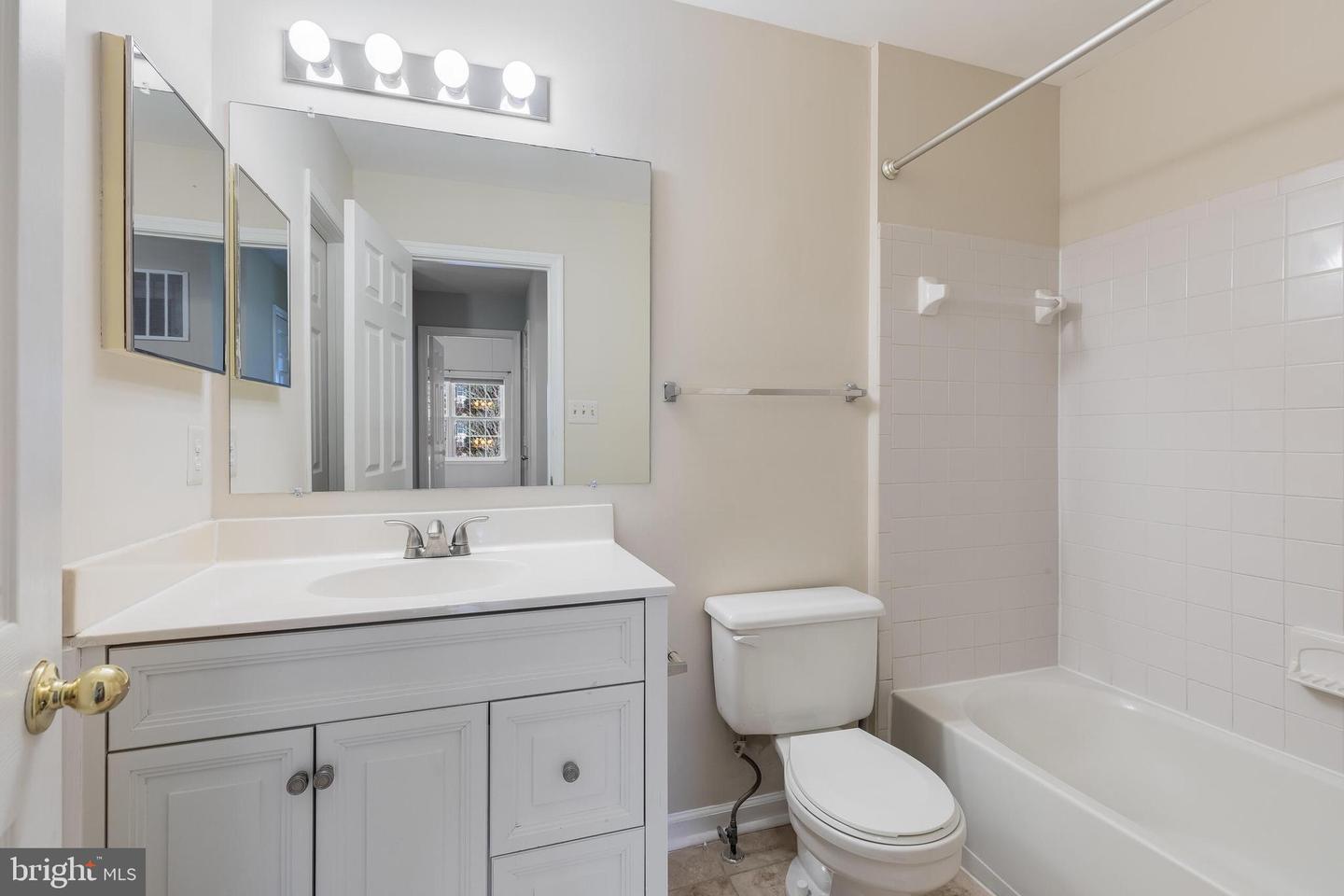 11252 STAGESTONE WAY, MANASSAS, Virginia 20109, 3 Bedrooms Bedrooms, ,2 BathroomsBathrooms,Residential,For sale,11252 STAGESTONE WAY,VAPW2113146 MLS # VAPW2113146