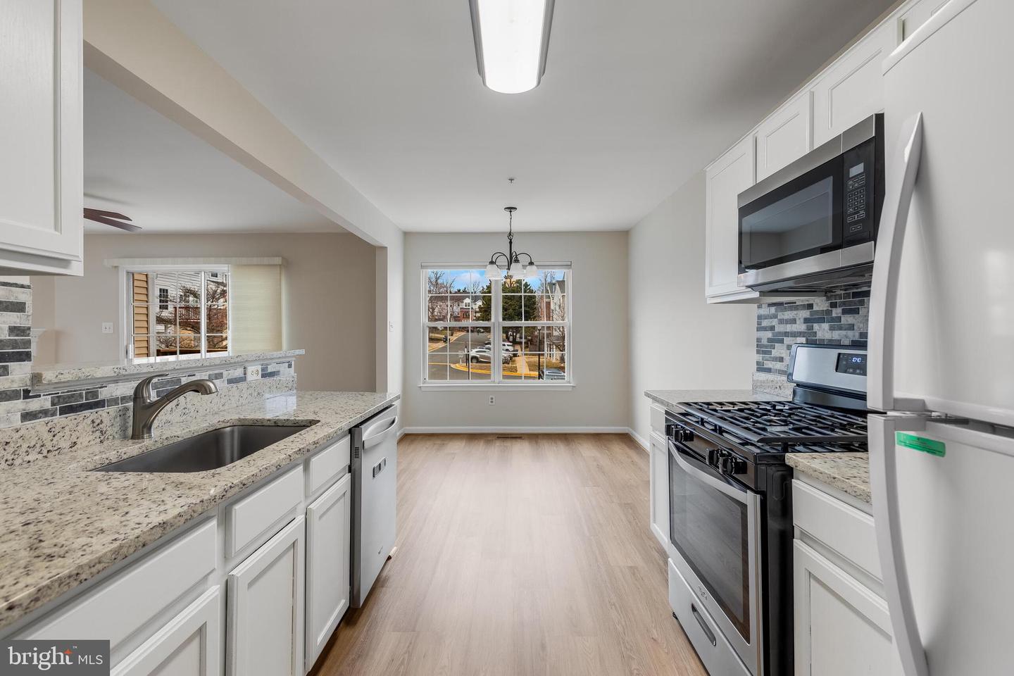 11252 STAGESTONE WAY, MANASSAS, Virginia 20109, 3 Bedrooms Bedrooms, ,2 BathroomsBathrooms,Residential,For sale,11252 STAGESTONE WAY,VAPW2113146 MLS # VAPW2113146