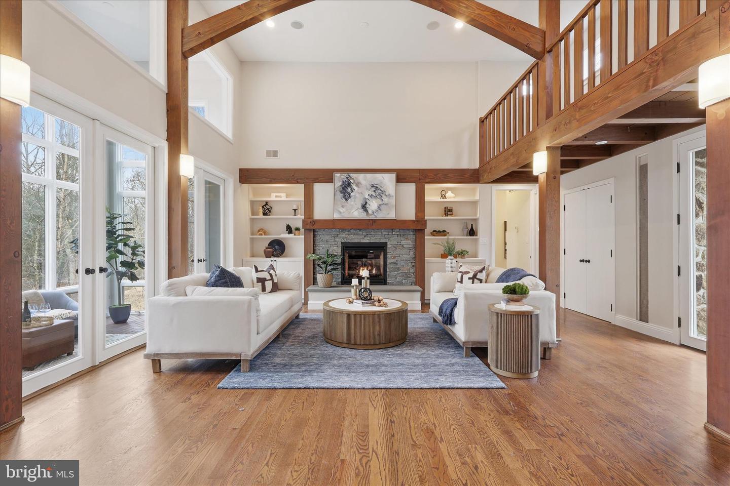 945 HICKORY RUN LN, GREAT FALLS, Virginia 22066, 4 Bedrooms Bedrooms, ,4 BathroomsBathrooms,Residential,For sale,945 HICKORY RUN LN,VAFX2292532 MLS # VAFX2292532