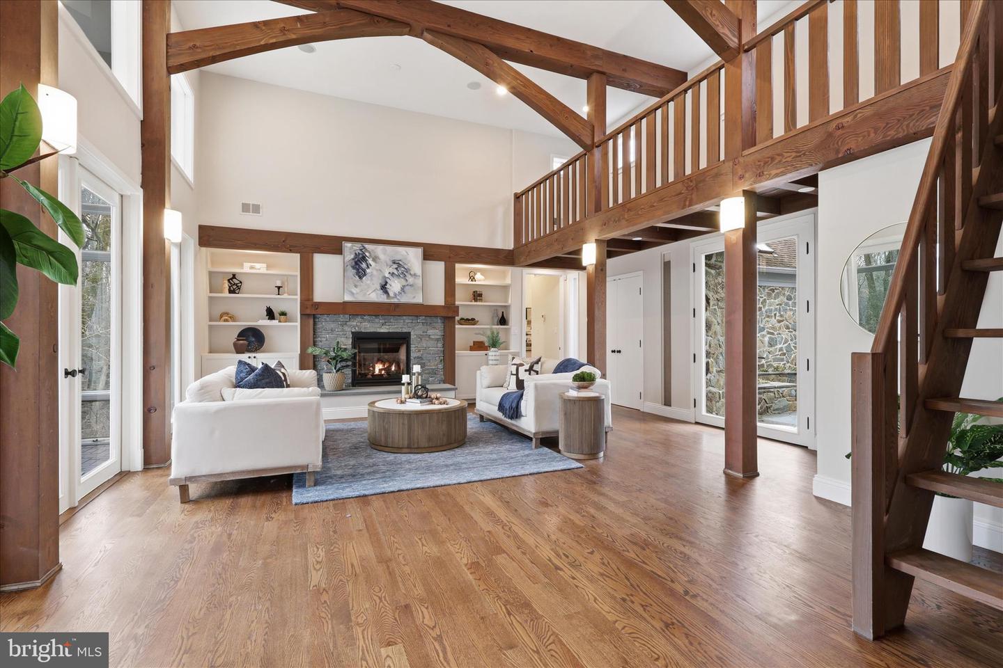 945 HICKORY RUN LN, GREAT FALLS, Virginia 22066, 4 Bedrooms Bedrooms, ,4 BathroomsBathrooms,Residential,For sale,945 HICKORY RUN LN,VAFX2292532 MLS # VAFX2292532