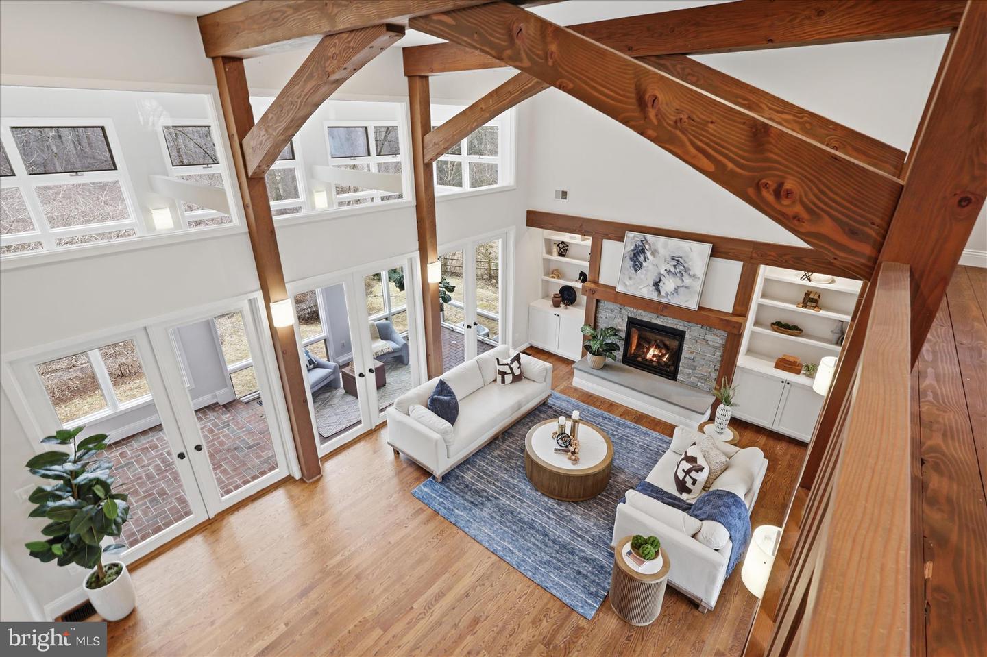945 HICKORY RUN LN, GREAT FALLS, Virginia 22066, 4 Bedrooms Bedrooms, ,4 BathroomsBathrooms,Residential,For sale,945 HICKORY RUN LN,VAFX2292532 MLS # VAFX2292532
