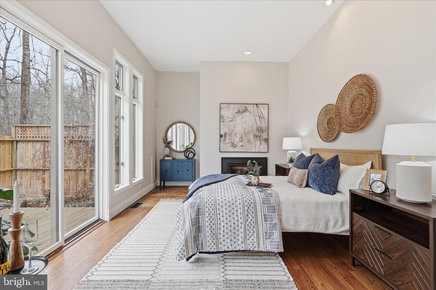 945 HICKORY RUN LN, GREAT FALLS, Virginia 22066, 4 Bedrooms Bedrooms, ,4 BathroomsBathrooms,Residential,For sale,945 HICKORY RUN LN,VAFX2292532 MLS # VAFX2292532