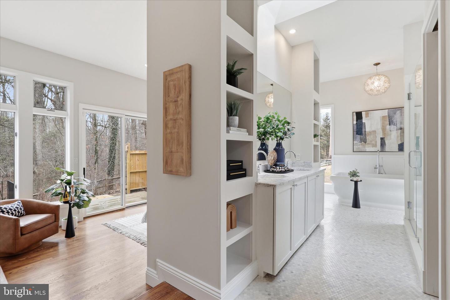 945 HICKORY RUN LN, GREAT FALLS, Virginia 22066, 4 Bedrooms Bedrooms, ,4 BathroomsBathrooms,Residential,For sale,945 HICKORY RUN LN,VAFX2292532 MLS # VAFX2292532