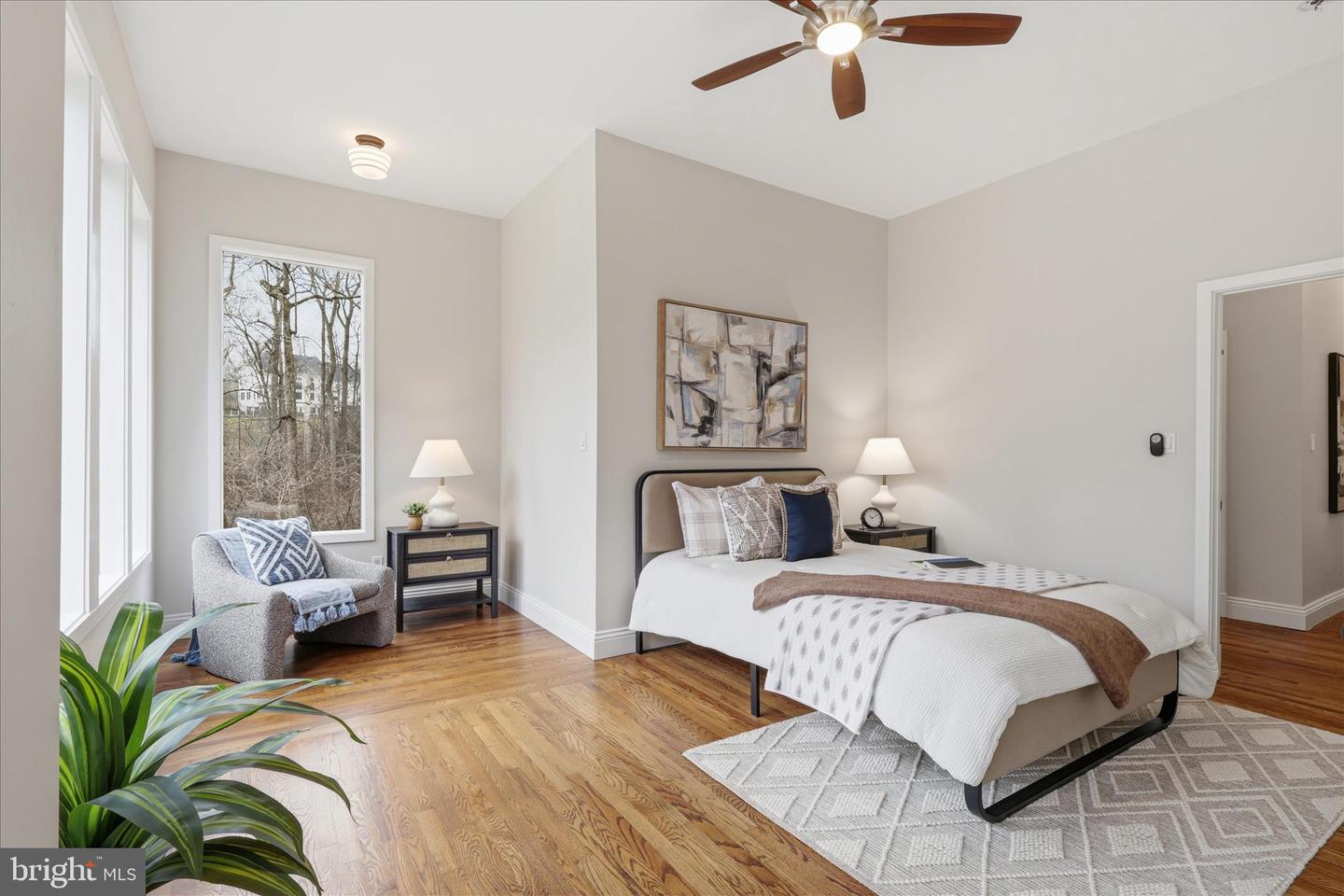 945 HICKORY RUN LN, GREAT FALLS, Virginia 22066, 4 Bedrooms Bedrooms, ,4 BathroomsBathrooms,Residential,For sale,945 HICKORY RUN LN,VAFX2292532 MLS # VAFX2292532