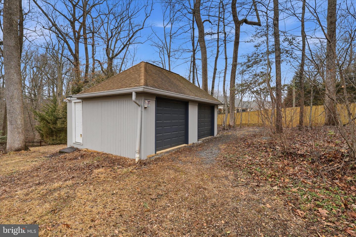 945 HICKORY RUN LN, GREAT FALLS, Virginia 22066, 4 Bedrooms Bedrooms, ,4 BathroomsBathrooms,Residential,For sale,945 HICKORY RUN LN,VAFX2292532 MLS # VAFX2292532