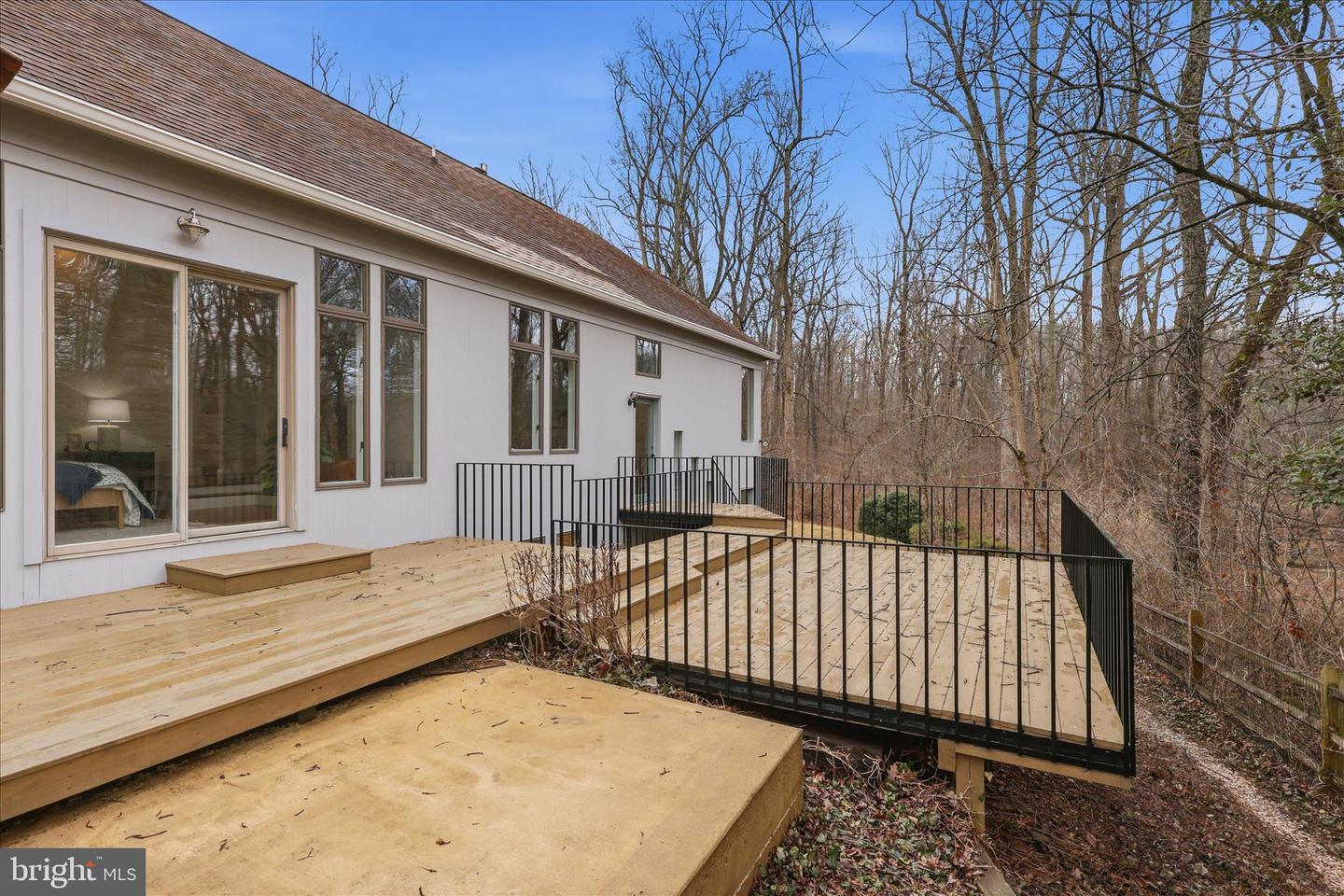 945 HICKORY RUN LN, GREAT FALLS, Virginia 22066, 4 Bedrooms Bedrooms, ,4 BathroomsBathrooms,Residential,For sale,945 HICKORY RUN LN,VAFX2292532 MLS # VAFX2292532