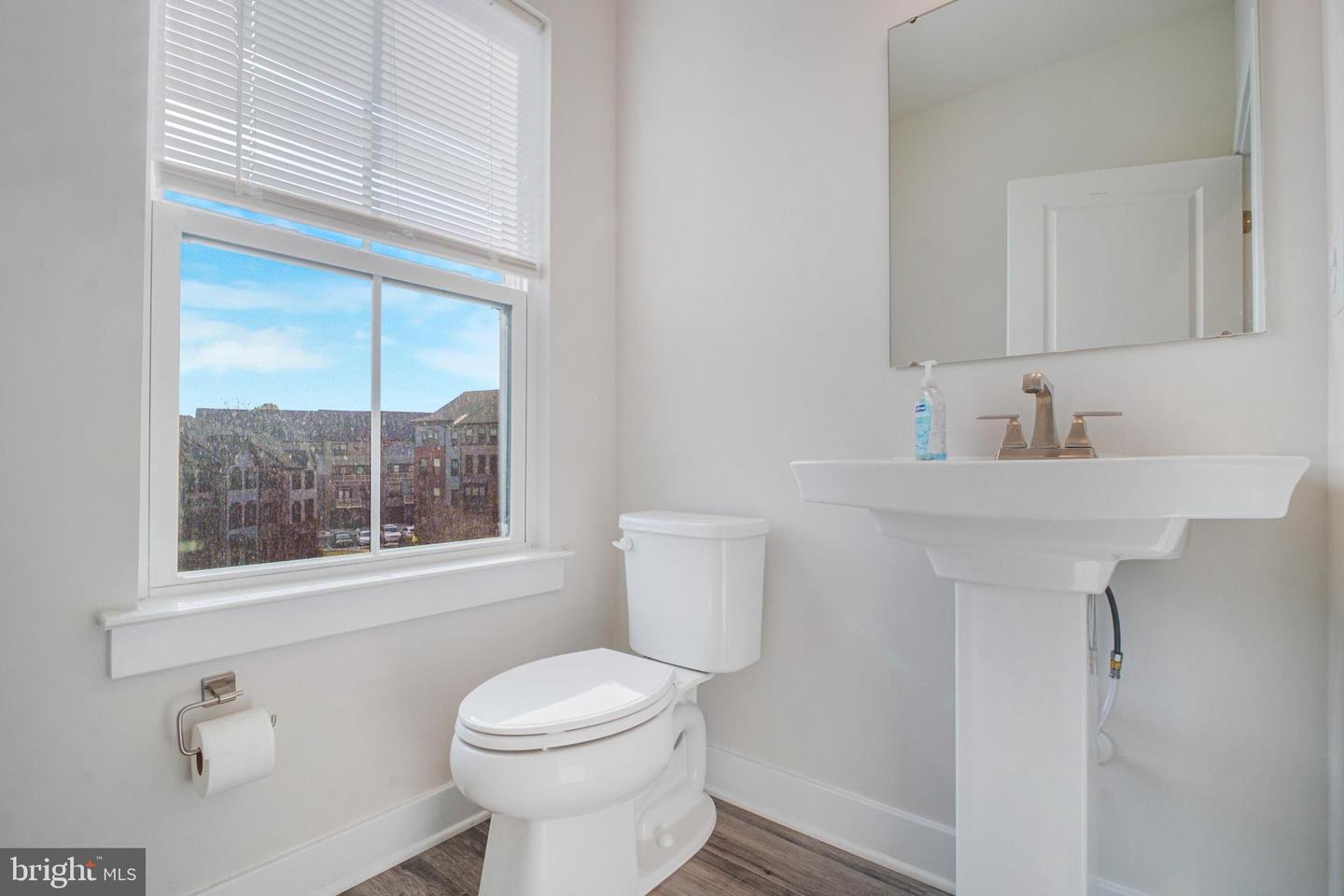 2747 VELOCITY RD #30F, HERNDON, Virginia 20171, 3 Bedrooms Bedrooms, ,2 BathroomsBathrooms,Residential,For sale,2747 VELOCITY RD #30F,VAFX2292548 MLS # VAFX2292548