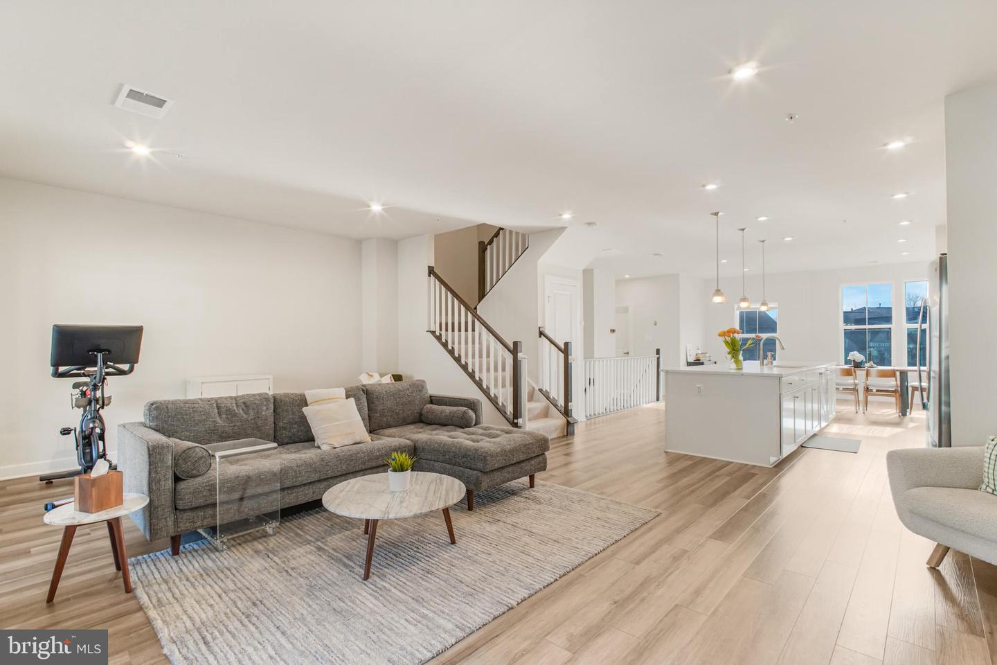 2747 VELOCITY RD #30F, HERNDON, Virginia 20171, 3 Bedrooms Bedrooms, ,2 BathroomsBathrooms,Residential,For sale,2747 VELOCITY RD #30F,VAFX2292548 MLS # VAFX2292548