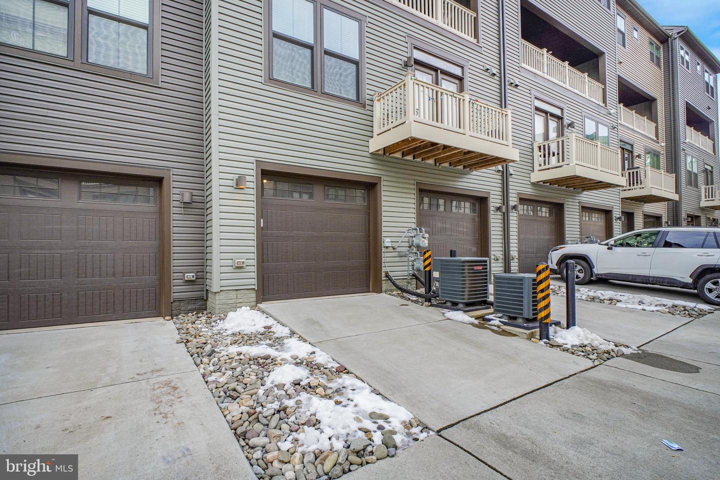 2747 VELOCITY RD #30F, HERNDON, Virginia 20171, 3 Bedrooms Bedrooms, ,2 BathroomsBathrooms,Residential,For sale,2747 VELOCITY RD #30F,VAFX2292548 MLS # VAFX2292548