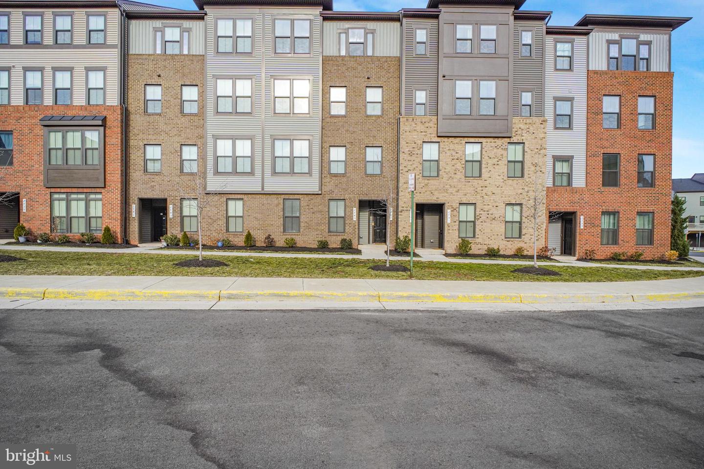 2747 VELOCITY RD #30F, HERNDON, Virginia 20171, 3 Bedrooms Bedrooms, ,2 BathroomsBathrooms,Residential,For sale,2747 VELOCITY RD #30F,VAFX2292548 MLS # VAFX2292548