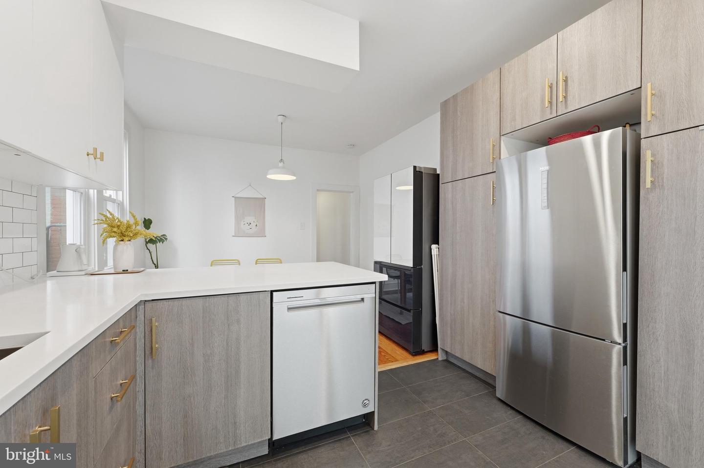 215 15TH ST NE, WASHINGTON, District Of Columbia 20002, 3 Bedrooms Bedrooms, ,1 BathroomBathrooms,Residential,For sale,215 15TH ST NE,DCDC2247558 MLS # DCDC2247558