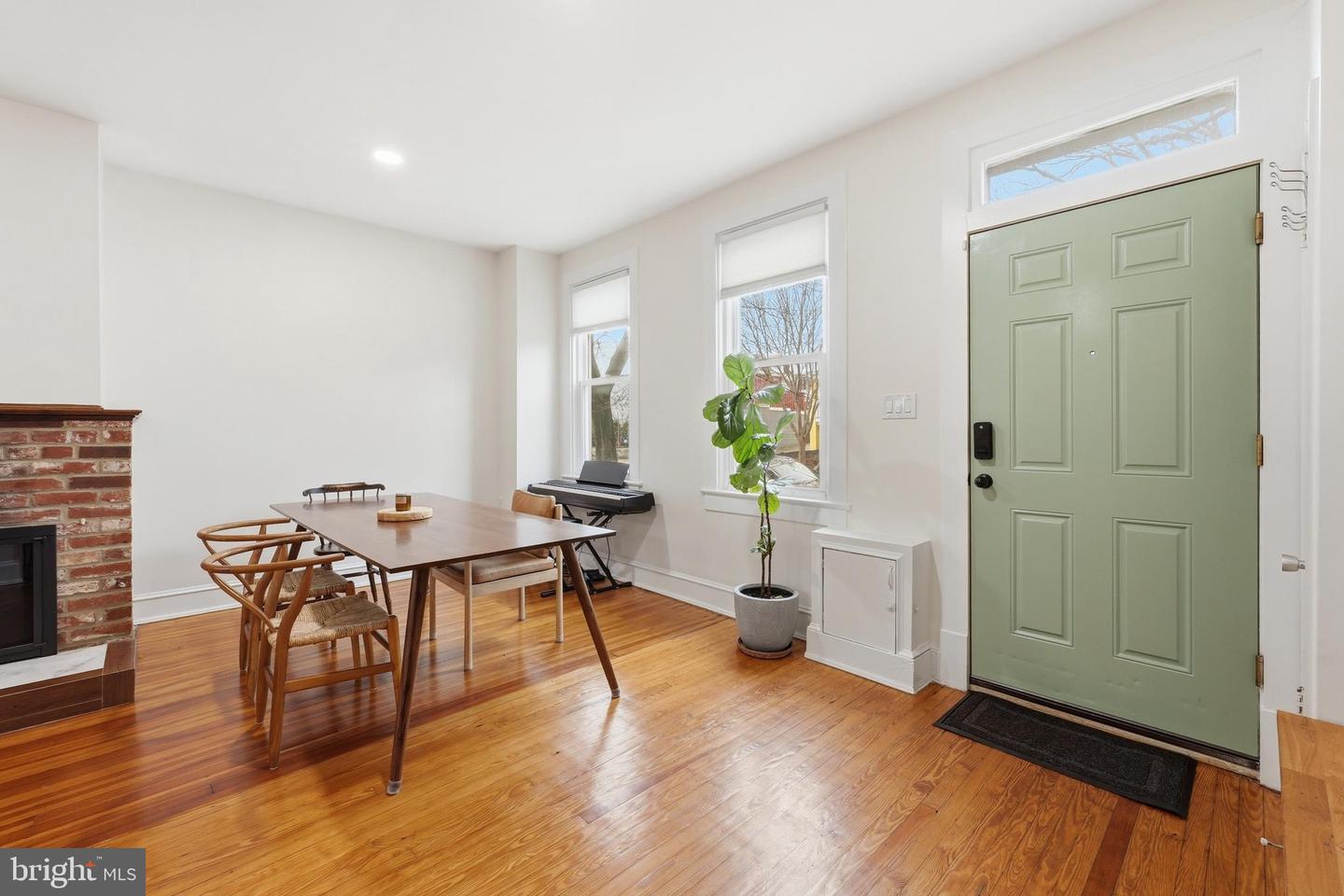 215 15TH ST NE, WASHINGTON, District Of Columbia 20002, 3 Bedrooms Bedrooms, ,1 BathroomBathrooms,Residential,For sale,215 15TH ST NE,DCDC2247558 MLS # DCDC2247558