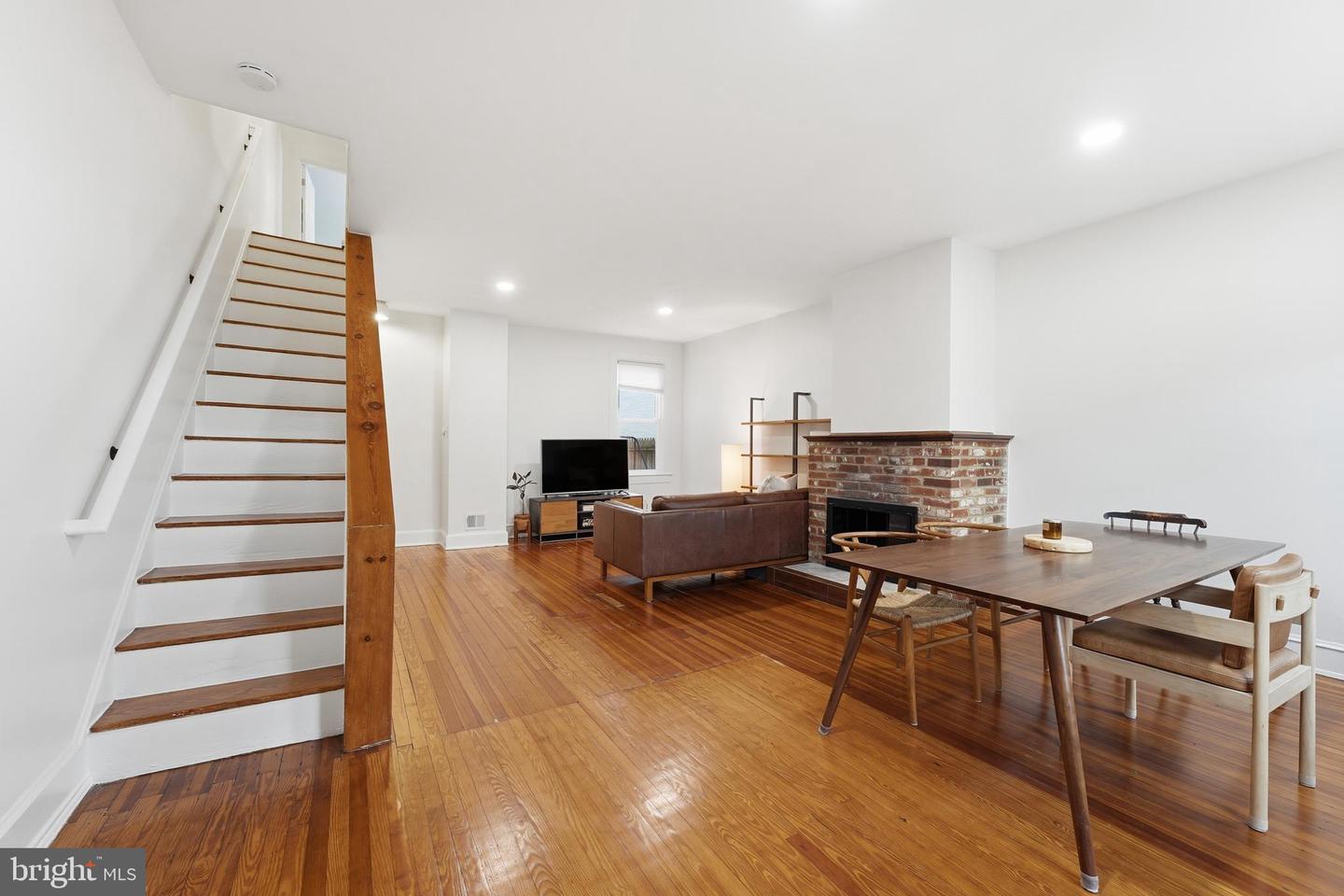 215 15TH ST NE, WASHINGTON, District Of Columbia 20002, 3 Bedrooms Bedrooms, ,1 BathroomBathrooms,Residential,For sale,215 15TH ST NE,DCDC2247558 MLS # DCDC2247558