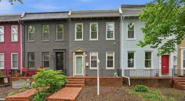 215 15TH ST NE, WASHINGTON, District Of Columbia 20002, 3 Bedrooms Bedrooms, ,1 BathroomBathrooms,Residential,For sale,215 15TH ST NE,DCDC2247558 MLS # DCDC2247558