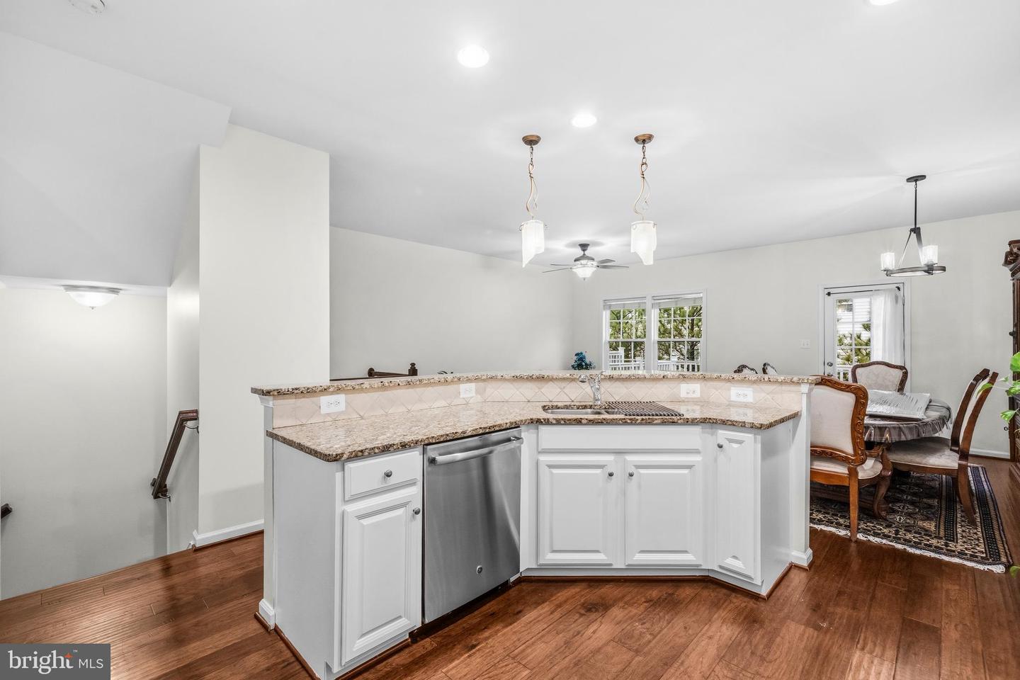 7006 DARBEY KNOLL DR, GAINESVILLE, Virginia 20155, 3 Bedrooms Bedrooms, ,3 BathroomsBathrooms,Residential,For sale,7006 DARBEY KNOLL DR,VAPW2113194 MLS # VAPW2113194