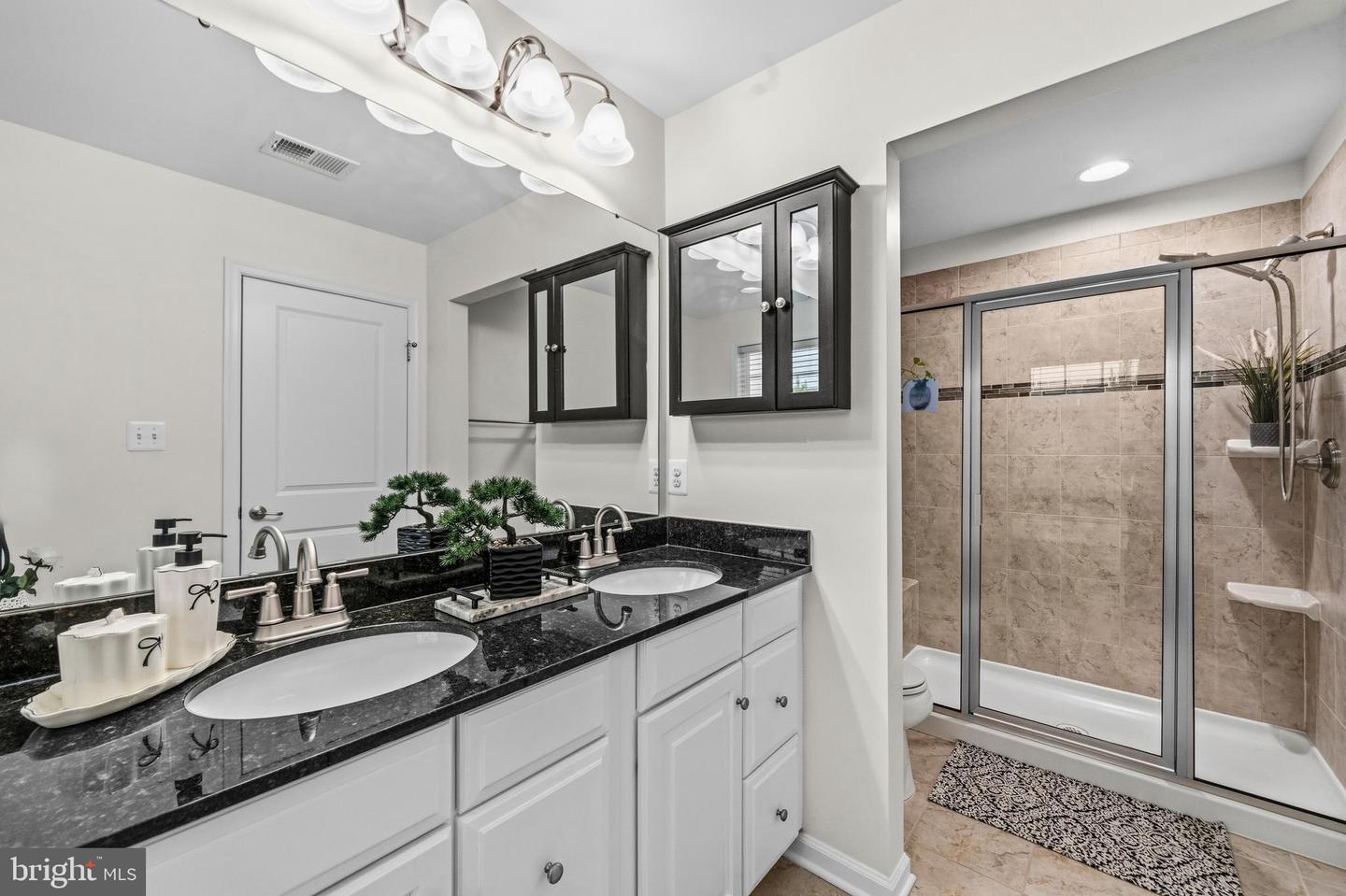 7006 DARBEY KNOLL DR, GAINESVILLE, Virginia 20155, 3 Bedrooms Bedrooms, ,3 BathroomsBathrooms,Residential,For sale,7006 DARBEY KNOLL DR,VAPW2113194 MLS # VAPW2113194