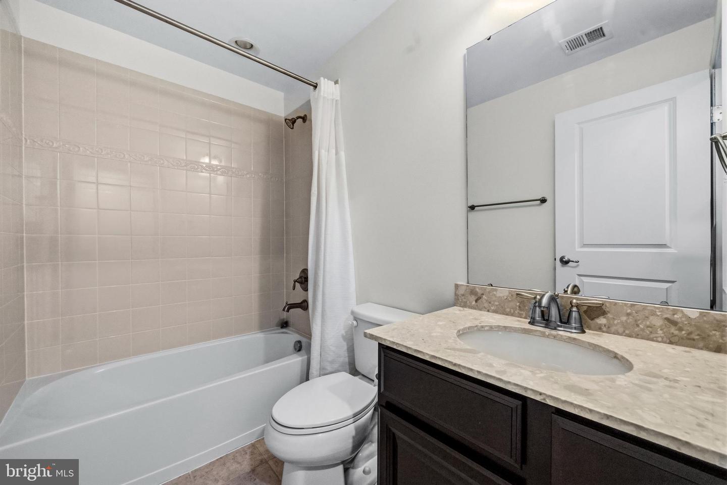 7006 DARBEY KNOLL DR, GAINESVILLE, Virginia 20155, 3 Bedrooms Bedrooms, ,3 BathroomsBathrooms,Residential,For sale,7006 DARBEY KNOLL DR,VAPW2113194 MLS # VAPW2113194