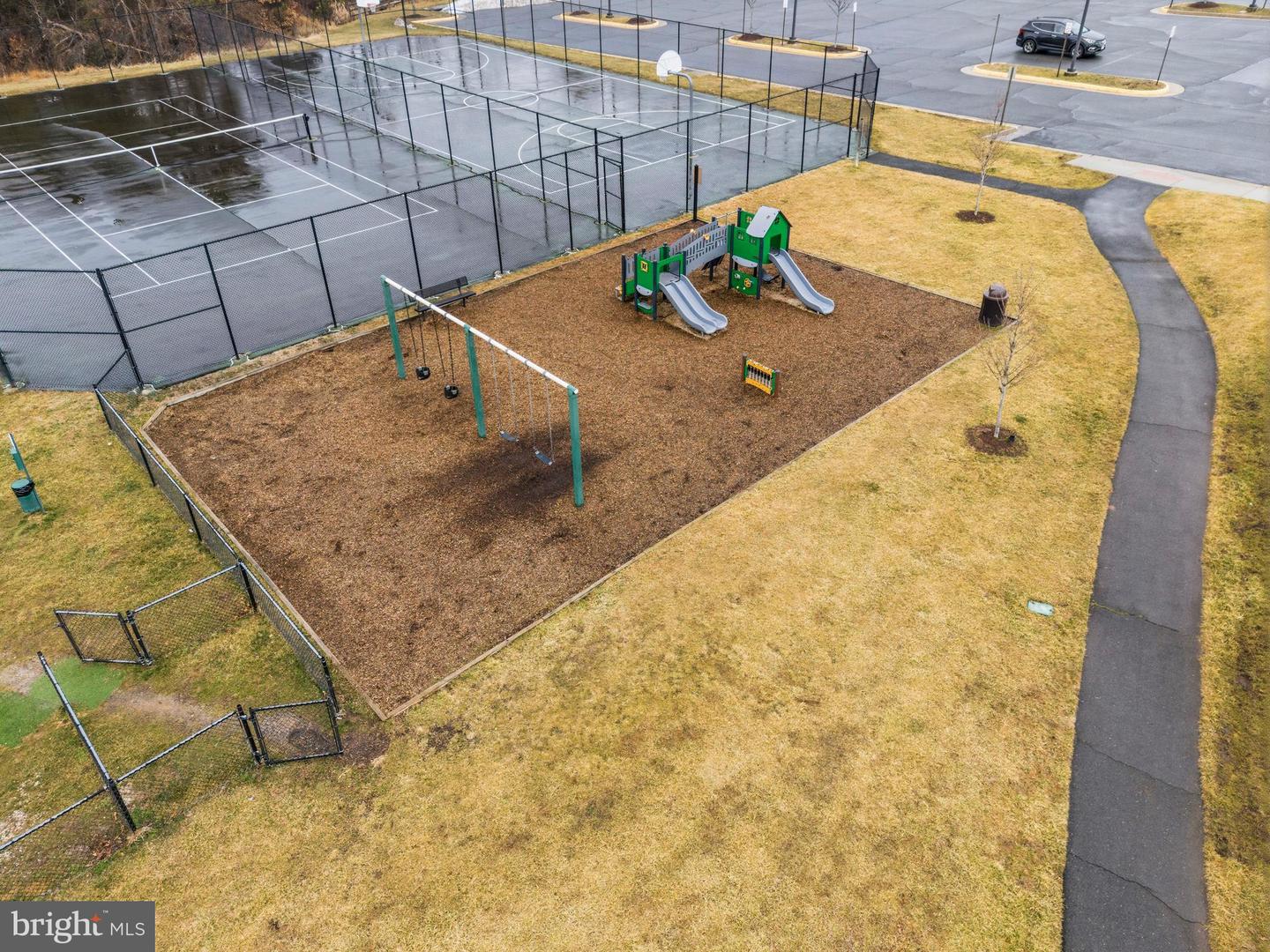 7006 DARBEY KNOLL DR, GAINESVILLE, Virginia 20155, 3 Bedrooms Bedrooms, ,3 BathroomsBathrooms,Residential,For sale,7006 DARBEY KNOLL DR,VAPW2113194 MLS # VAPW2113194