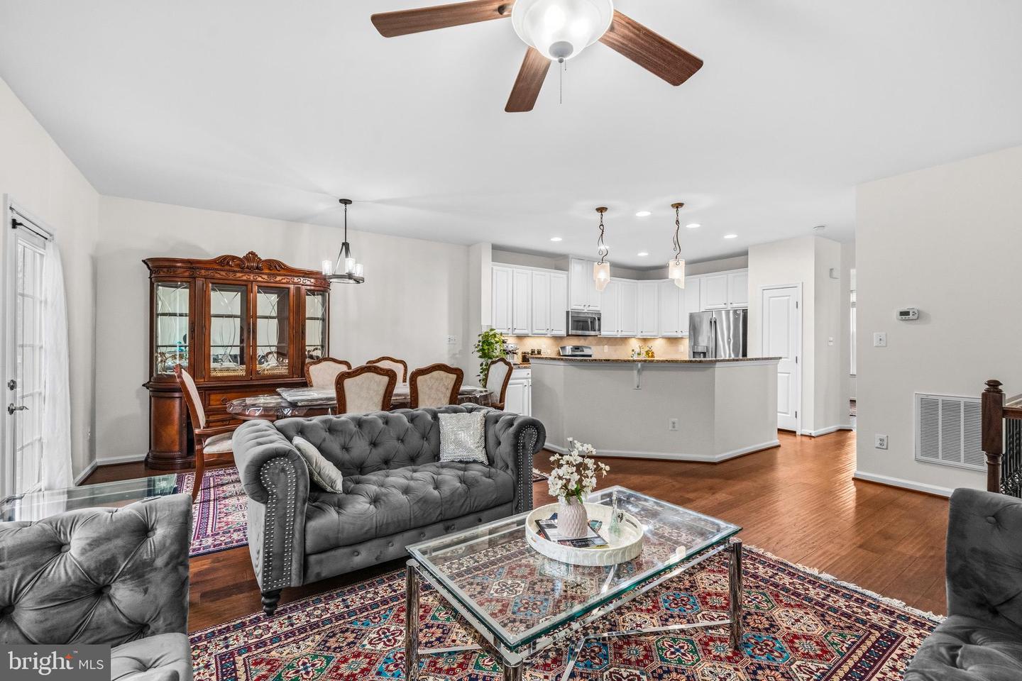 7006 DARBEY KNOLL DR, GAINESVILLE, Virginia 20155, 3 Bedrooms Bedrooms, ,3 BathroomsBathrooms,Residential,For sale,7006 DARBEY KNOLL DR,VAPW2113194 MLS # VAPW2113194