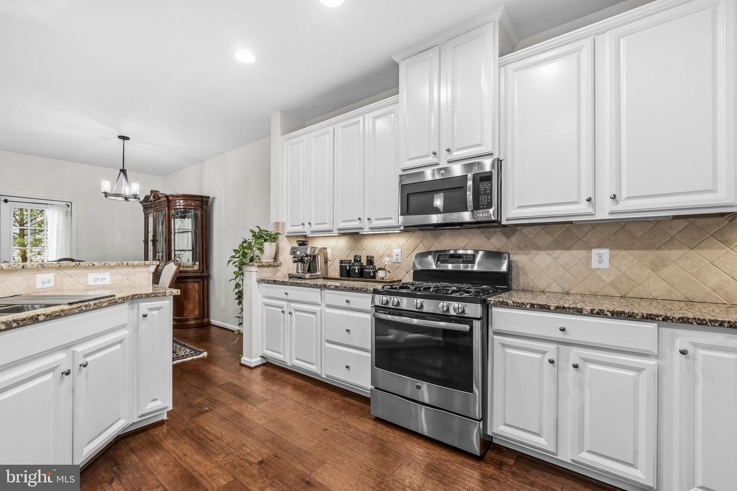 7006 DARBEY KNOLL DR, GAINESVILLE, Virginia 20155, 3 Bedrooms Bedrooms, ,3 BathroomsBathrooms,Residential,For sale,7006 DARBEY KNOLL DR,VAPW2113194 MLS # VAPW2113194