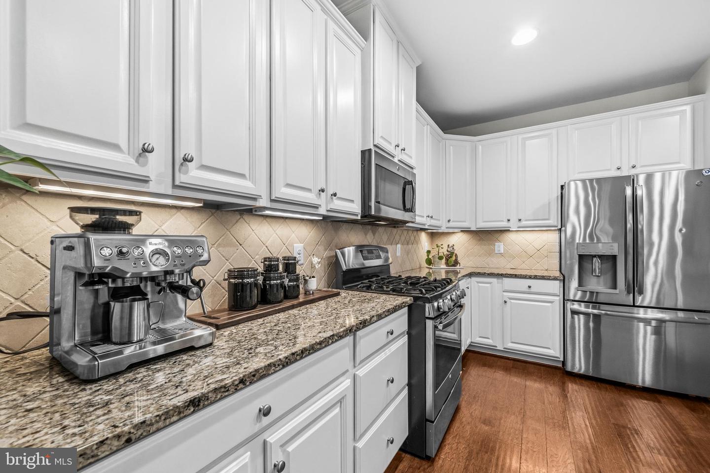 7006 DARBEY KNOLL DR, GAINESVILLE, Virginia 20155, 3 Bedrooms Bedrooms, ,3 BathroomsBathrooms,Residential,For sale,7006 DARBEY KNOLL DR,VAPW2113194 MLS # VAPW2113194