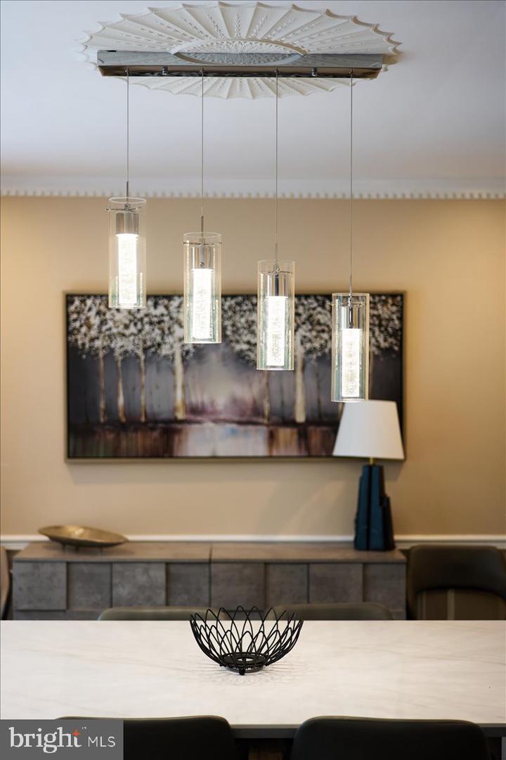 12183 HOLLY KNOLL CIR, GREAT FALLS, Virginia 22066, 4 Bedrooms Bedrooms, ,3 BathroomsBathrooms,Residential,For sale,12183 HOLLY KNOLL CIR,VAFX2292600 MLS # VAFX2292600