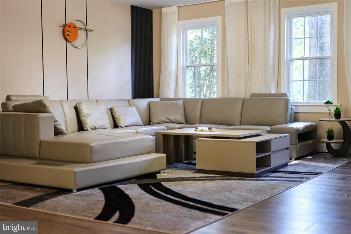 12183 HOLLY KNOLL CIR, GREAT FALLS, Virginia 22066, 4 Bedrooms Bedrooms, ,3 BathroomsBathrooms,Residential,For sale,12183 HOLLY KNOLL CIR,VAFX2292600 MLS # VAFX2292600