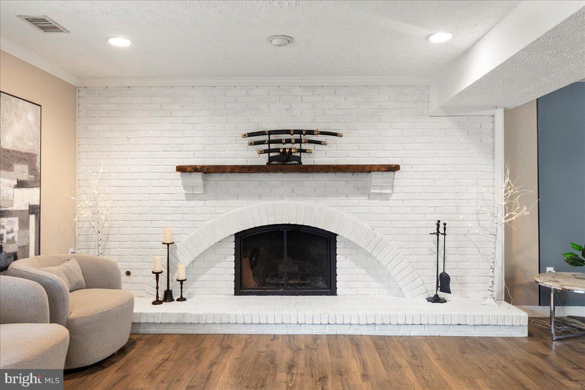 12183 HOLLY KNOLL CIR, GREAT FALLS, Virginia 22066, 4 Bedrooms Bedrooms, ,3 BathroomsBathrooms,Residential,For sale,12183 HOLLY KNOLL CIR,VAFX2292600 MLS # VAFX2292600