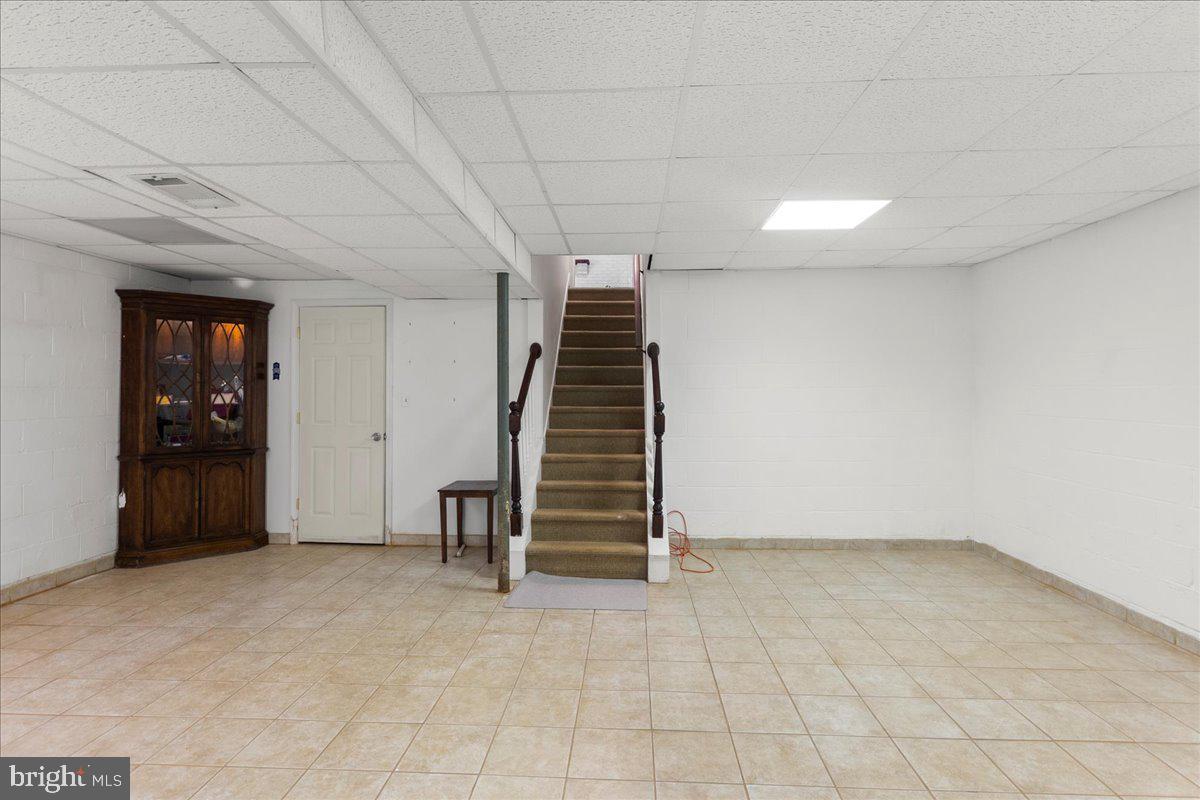 12183 HOLLY KNOLL CIR, GREAT FALLS, Virginia 22066, 4 Bedrooms Bedrooms, ,3 BathroomsBathrooms,Residential,For sale,12183 HOLLY KNOLL CIR,VAFX2292600 MLS # VAFX2292600