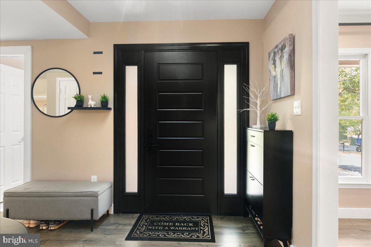 12183 HOLLY KNOLL CIR, GREAT FALLS, Virginia 22066, 4 Bedrooms Bedrooms, ,3 BathroomsBathrooms,Residential,For sale,12183 HOLLY KNOLL CIR,VAFX2292600 MLS # VAFX2292600