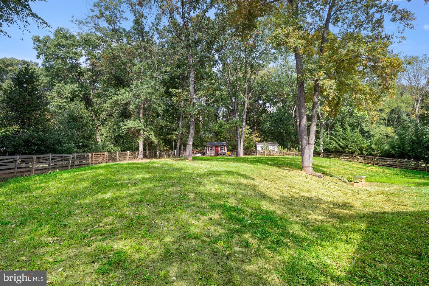 12183 HOLLY KNOLL CIR, GREAT FALLS, Virginia 22066, 4 Bedrooms Bedrooms, ,3 BathroomsBathrooms,Residential,For sale,12183 HOLLY KNOLL CIR,VAFX2292600 MLS # VAFX2292600