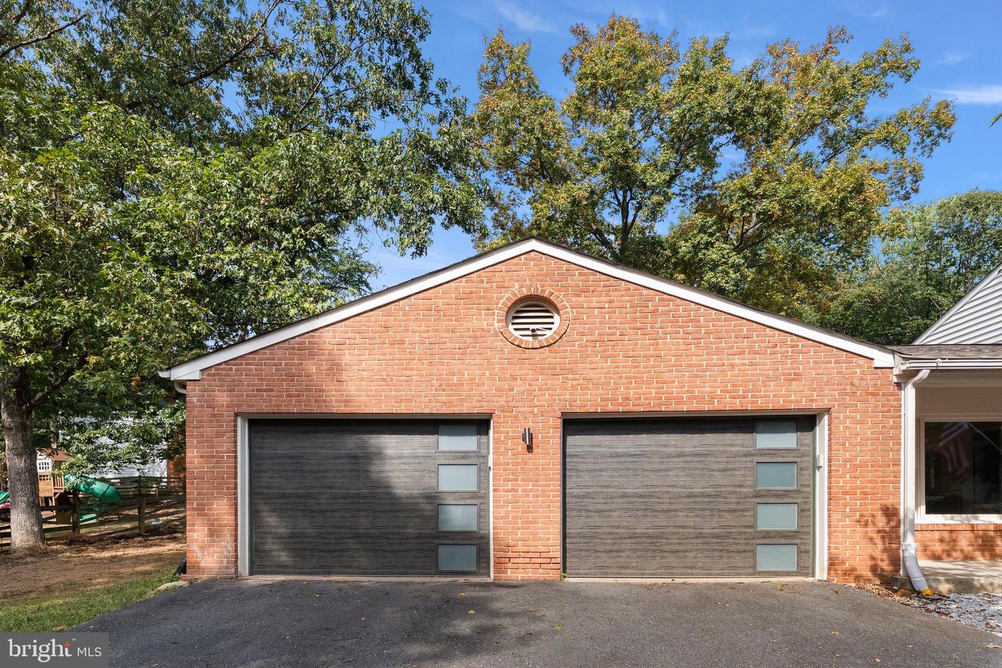 12183 HOLLY KNOLL CIR, GREAT FALLS, Virginia 22066, 4 Bedrooms Bedrooms, ,3 BathroomsBathrooms,Residential,For sale,12183 HOLLY KNOLL CIR,VAFX2292600 MLS # VAFX2292600